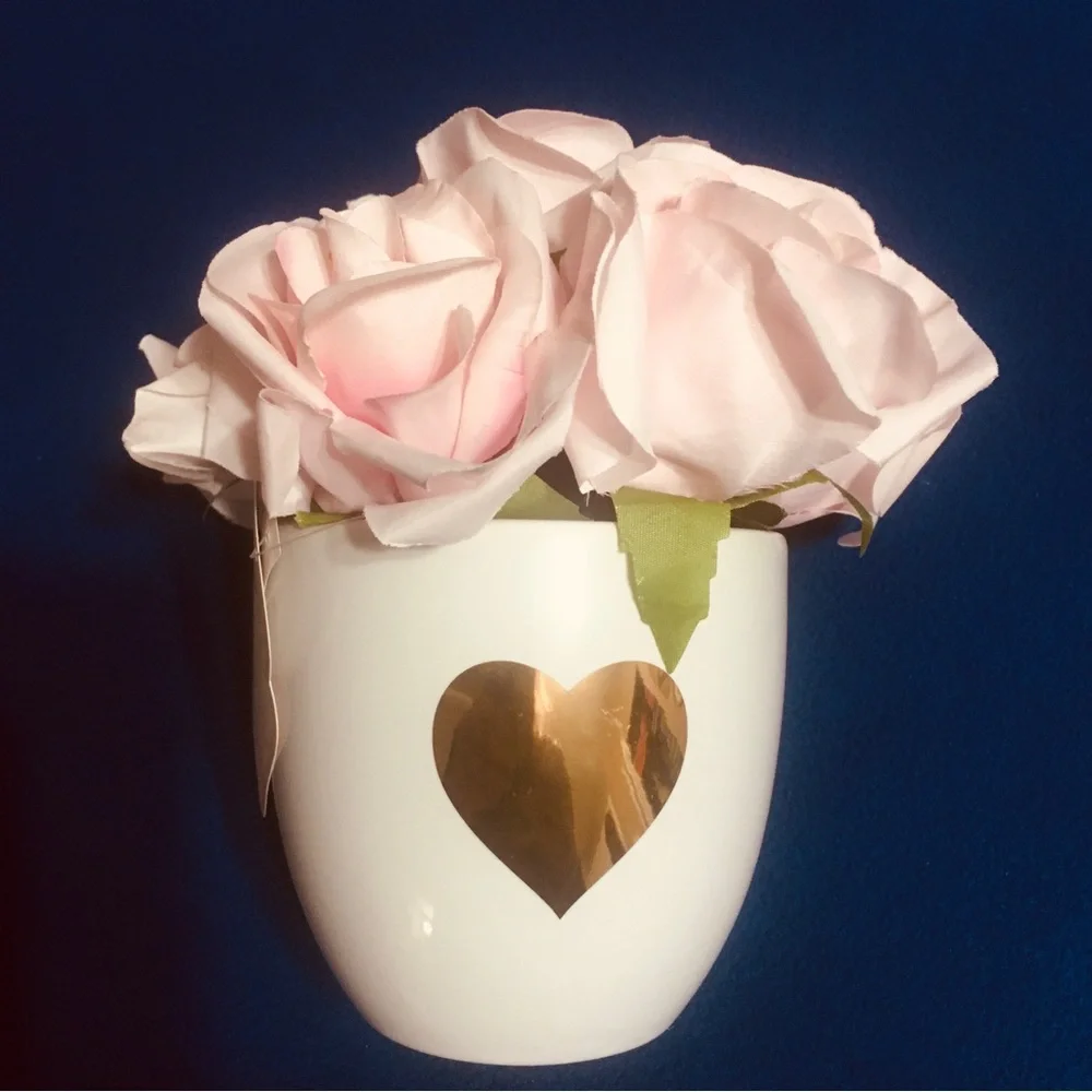 ♥️ Artificial flowers in ceramic vase